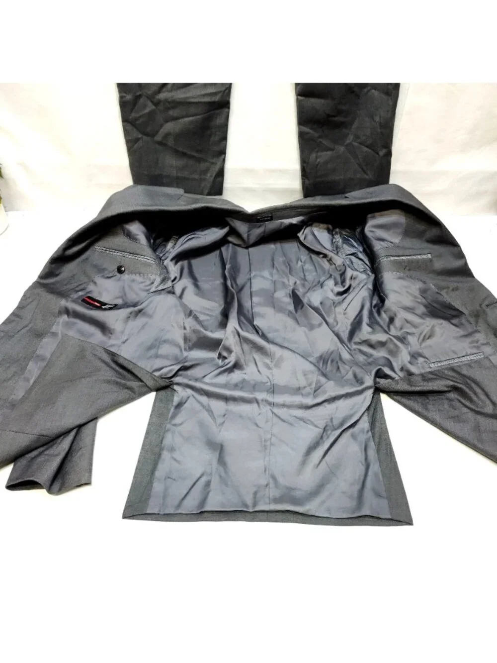 JF J. Ferrar Men's Slim Fit 2-Piece Suit Gray 38R Jacket Pants 30x30 Stretch VGC